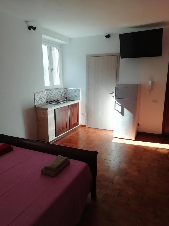 Villa Giuliana Stanze Con Bagno Interno In Villa A 350 Mt Spiaggia Libera Lido Delle Sirene Анціо Екстер'єр фото